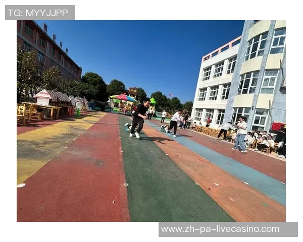 幼儿园足球小游戏推荐让孩子们在快乐中锻炼身体提升团队合作能力