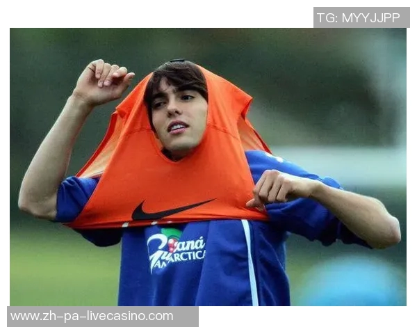 足球偶像的传奇之路:从青涩少年到世界巨星的成长故事