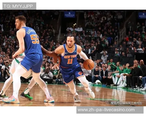 尼克斯与凯尔特人激战正酣球迷期待精彩对决再续经典传奇